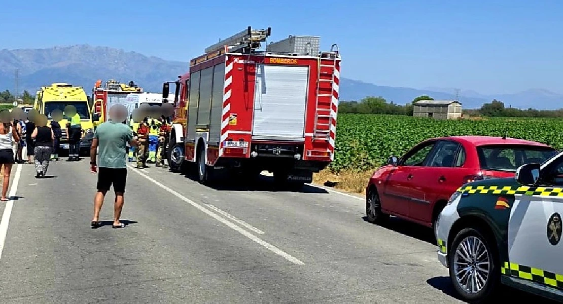 Fallece una mujer y seis personas resultan heridas en una colisión en Talayuela