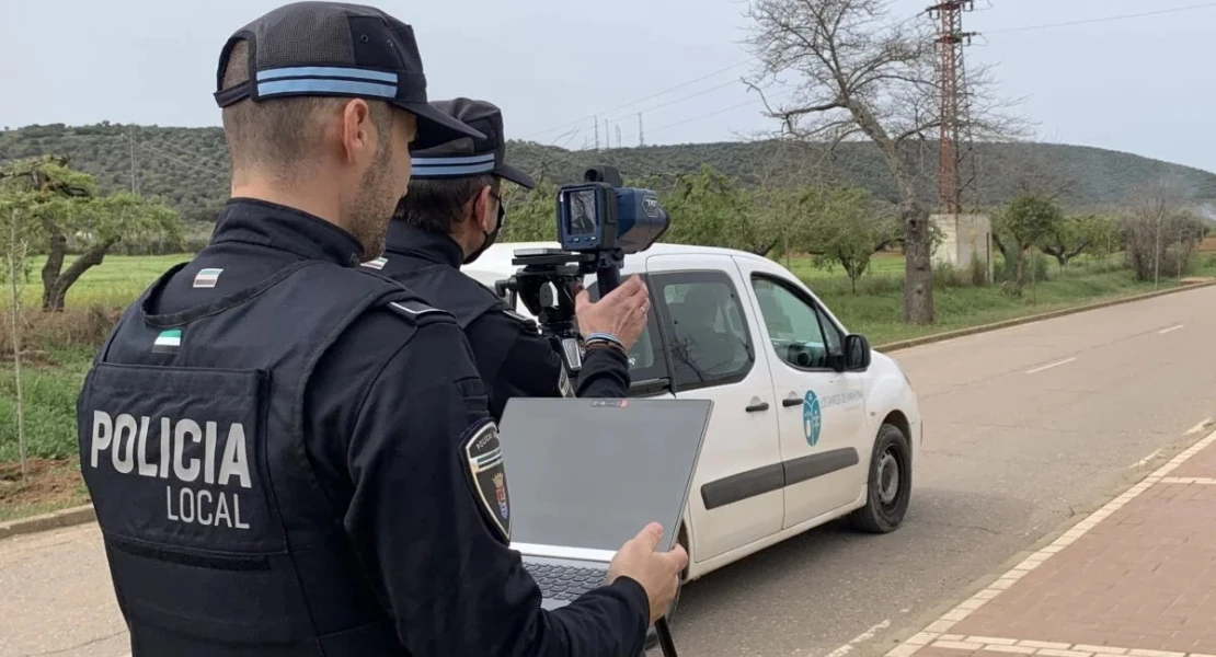 Alcohol, drogas y patinetes ilegales: el último despliegue policial en Los Santos de Maimona