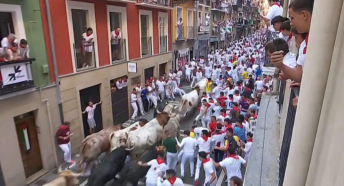 Comienzan los Sanfermines con un encierro vertiginoso