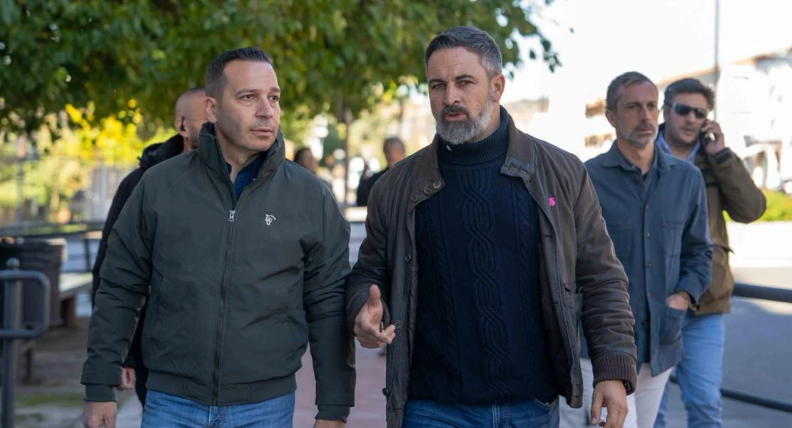 Las consejerías de VOX se levantan contra el reparto de MENAS: "Sánchez financia una estafa migratoria"