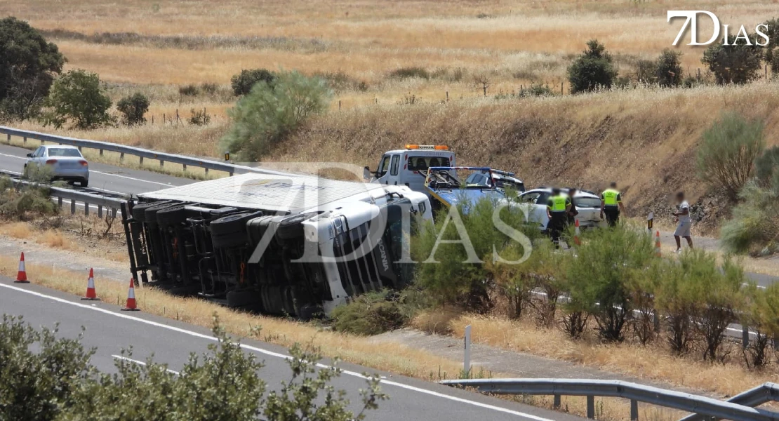 Imágenes del accidente múltiple en la A-66 a la altura de Fuente de Cantos
