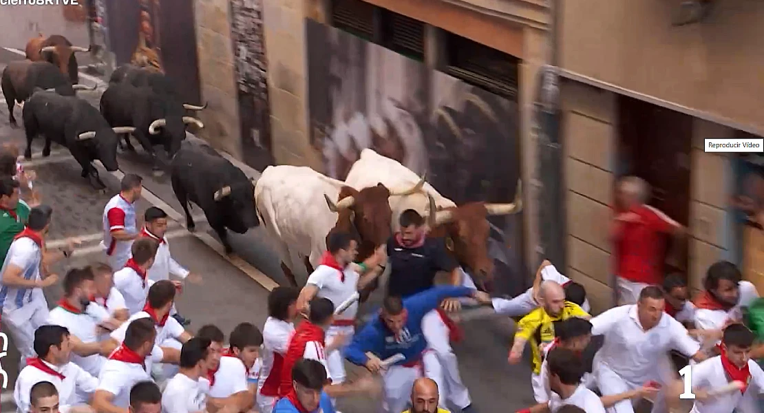 El último encierro de San Fermín se salda con numerosos heridos
