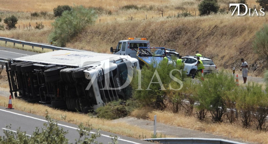 Imágenes del accidente múltiple en la A-66 a la altura de Fuente de Cantos