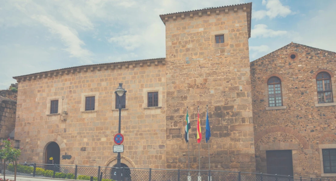 La Junta de Extremadura rescinde el contrato de los Centros de Servicios al Transporte de Extremadura