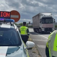 Un accidente de tráfico múltiple obliga a cortar la autovía en la provincia de Badajoz
