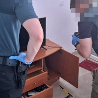 Detenido tras robar en viviendas y vehículos de sus vecinos en una localidad pacense