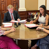 Caja Rural de Extremadura e IFEBA renuevan su convenio para impulsar la economía regional