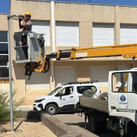 La UEx reduce un 85 % su consumo de luz tras renovar el alumbrado de sus campus