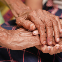 El mejor homenaje a nuestros abuelos: un sistema de cuidados digno