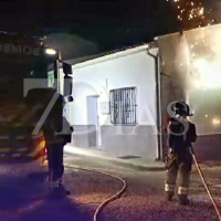 La rápida actuación de la Policía evita daños mayores en un incendio en Valverde de Leganés