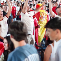 Pantalla gigante, DJ y barras: la Alcazaba se prepara para acoger la final de España