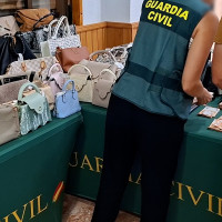 Detenida una familia por llevarse 1 M€ de 81 víctimas con actos benéficos, famosos e inversión