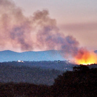 Activan medidas de urgencia para atender a los afectados por los incendios forestales