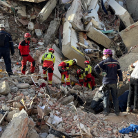Los bomberos del CPEI centran su búsqueda de supervivientes en una urbanización turística