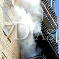 Un incendio calcina una vivienda y afecta a varios pisos en Badajoz