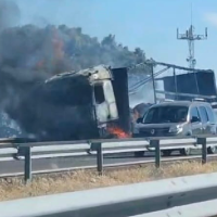 Dos graves sucesos obligan a cortar todos los carriles de la A-5 a la altura de Torrefresneda (BA)