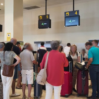 Una nueva cancelación de un vuelo en el Aeropuerto de Badajoz harta a los viajeros: “Es vergonzoso”