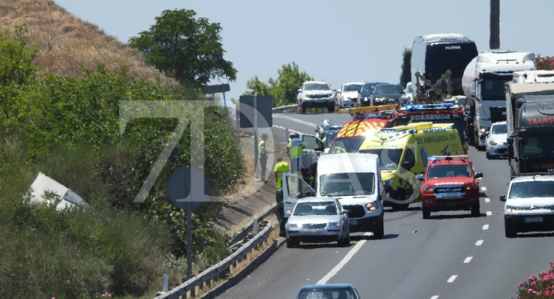 Muere un joven tras ser arrollado un vehículo por un camión en Badajoz
