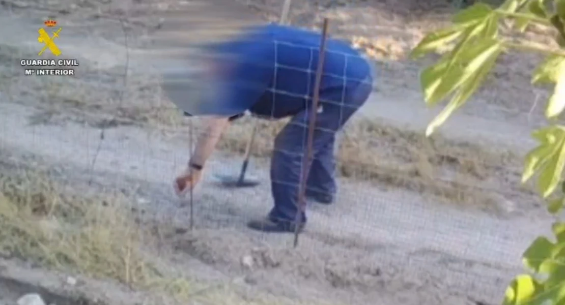 Un hombre emplea métodos masivos y no selectivos para matar animales en Extremadura