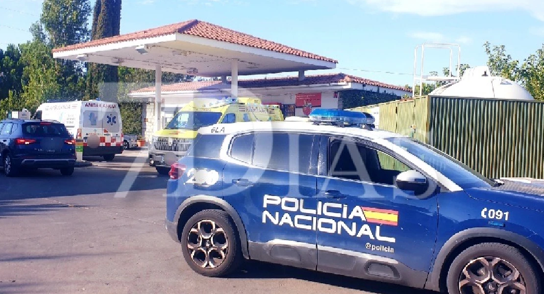 La Policía auxilia a un hombre tras pedir socorro en una gasolinera de Badajoz