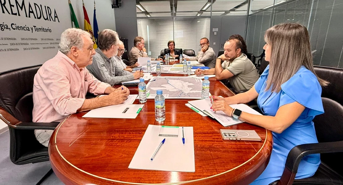 Extremadura prepara un plan para garantizar el agua en las zonas afectadas por el incendio