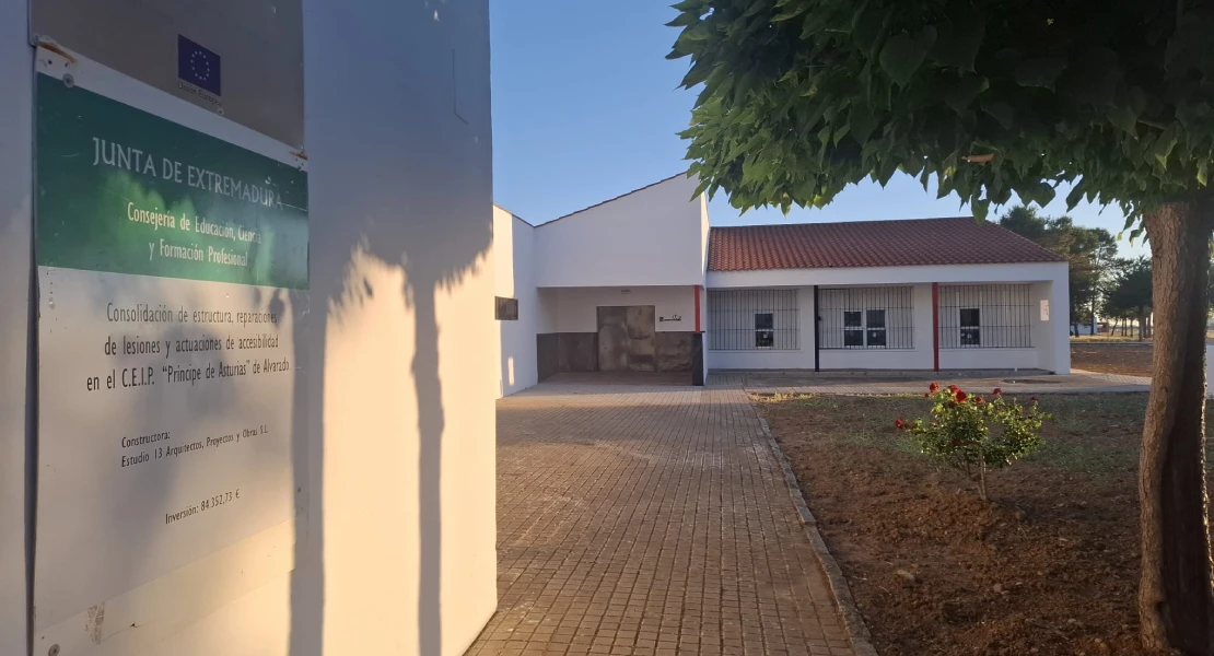 El PSOE exige a Gragera investigar si se animó a familias de Alvarado a dejar su colegio