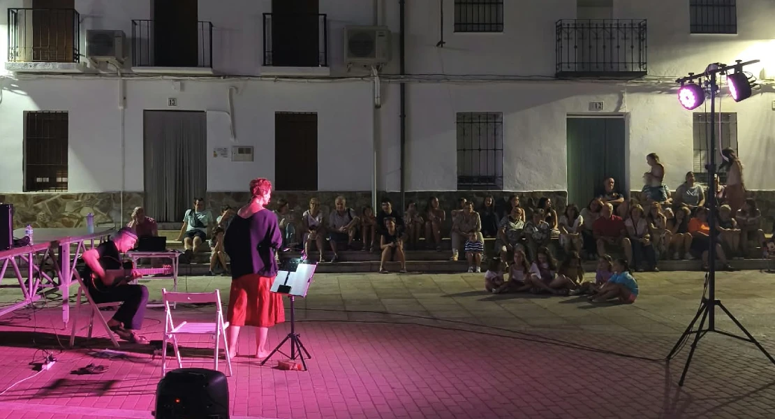 La cultura llega a las residencias y pueblos cacereños con 'Experiencias. Encuentros Narrativos'