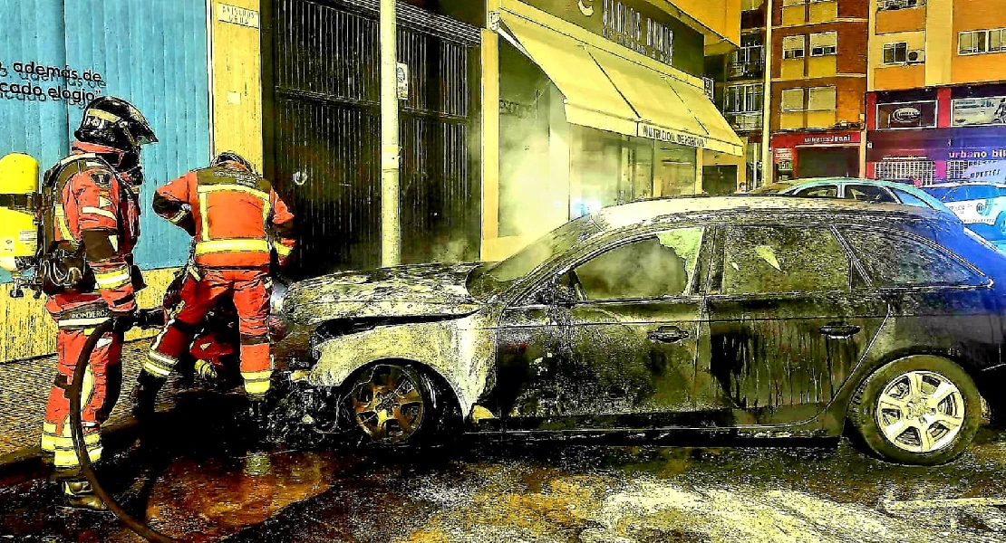 Continúa la quema de vehículos en las calles de Badajoz