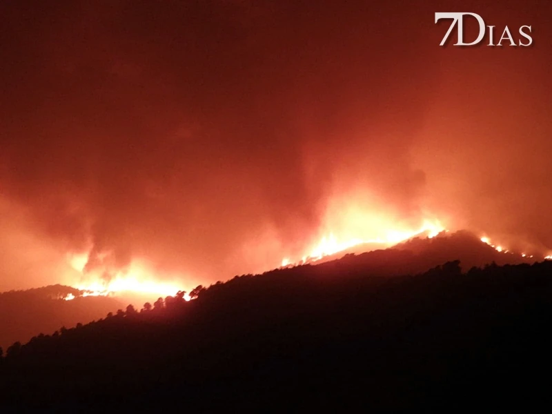 REPOR: Así se ha vivido el incendio de Las Hurdes esta madrugada: la UME se suma a las labores de extinción