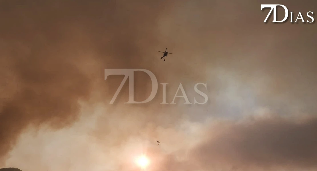 Imágenes del peligroso incendio de Pinofranqueado la tarde del miércoles