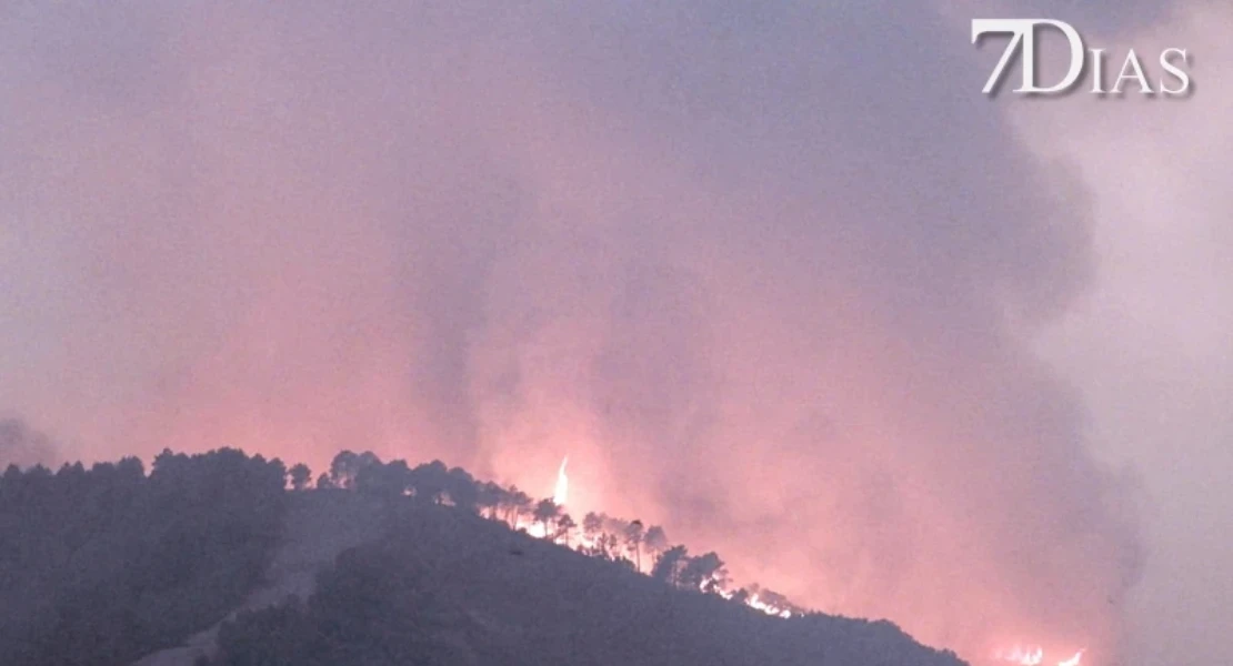 Meteorología favorable en el incendio forestal de Pinofranqueado, que ya ha calcinado 2.200 ha
