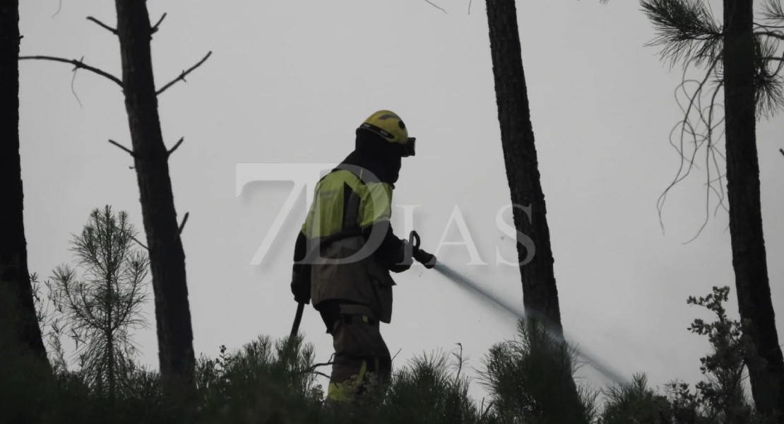 El incendio forestal de Las Hurdes evoluciona de manera favorable