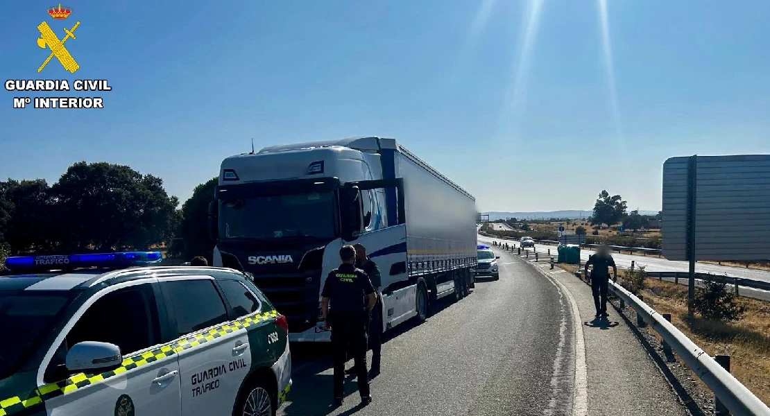Detenido tras huir por la A-5 con un camión robado y alcanzar los 150 km/h