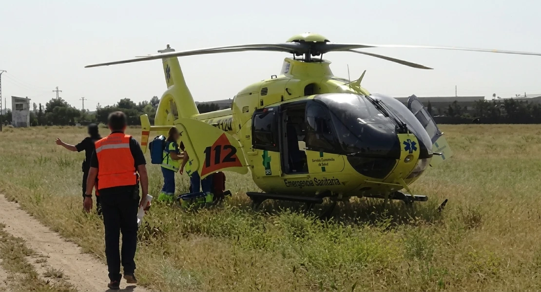 Herido grave un hombre tras caerle encima una placa de hormigón en Valverde de Burguillos