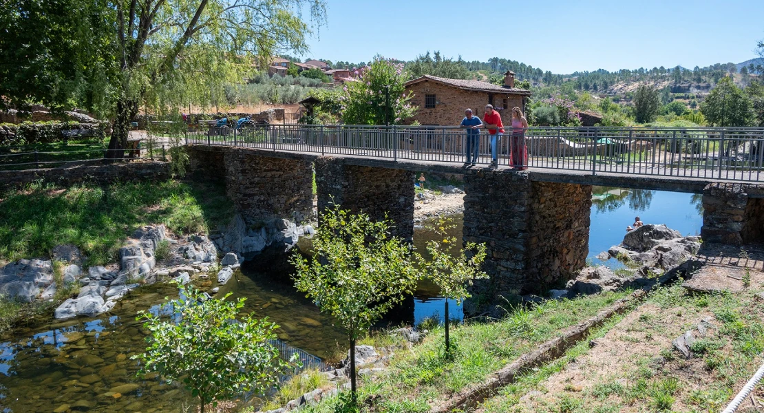 Inversión histórica para impulsar el turismo, la apicultura y los servicios en Las Hurdes