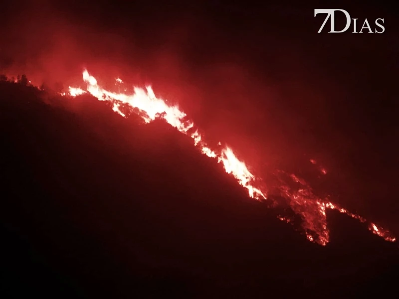 REPOR: Así se ha vivido el incendio de Las Hurdes esta madrugada: la UME se suma a las labores de extinción