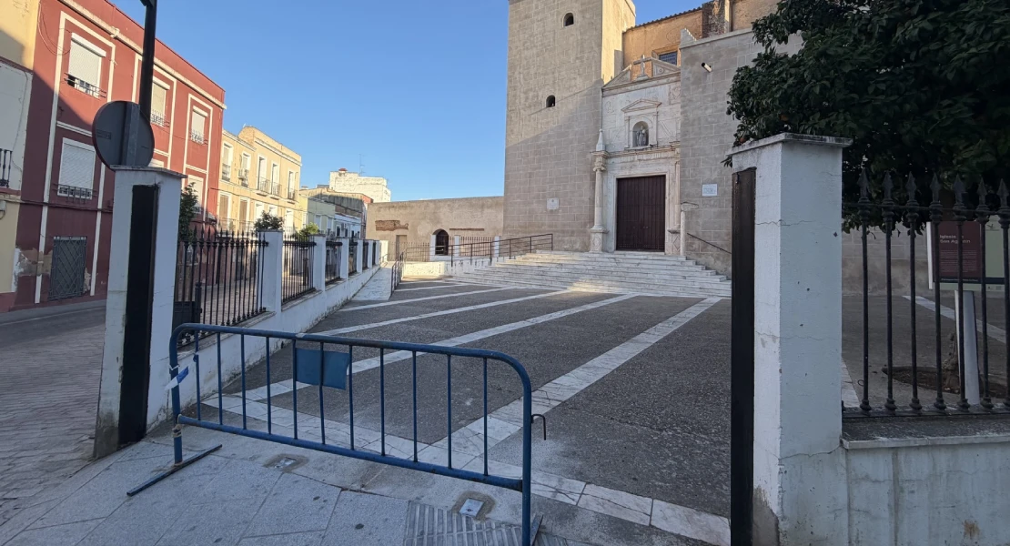 El PSOE de Badajoz avisa: quitar la puerta de San Agustín "no basta"