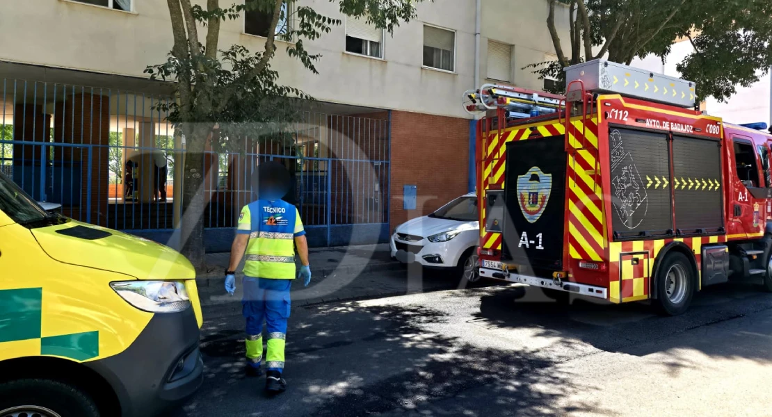 Un incendio de vivienda moviliza un amplio dispositivo en Badajoz