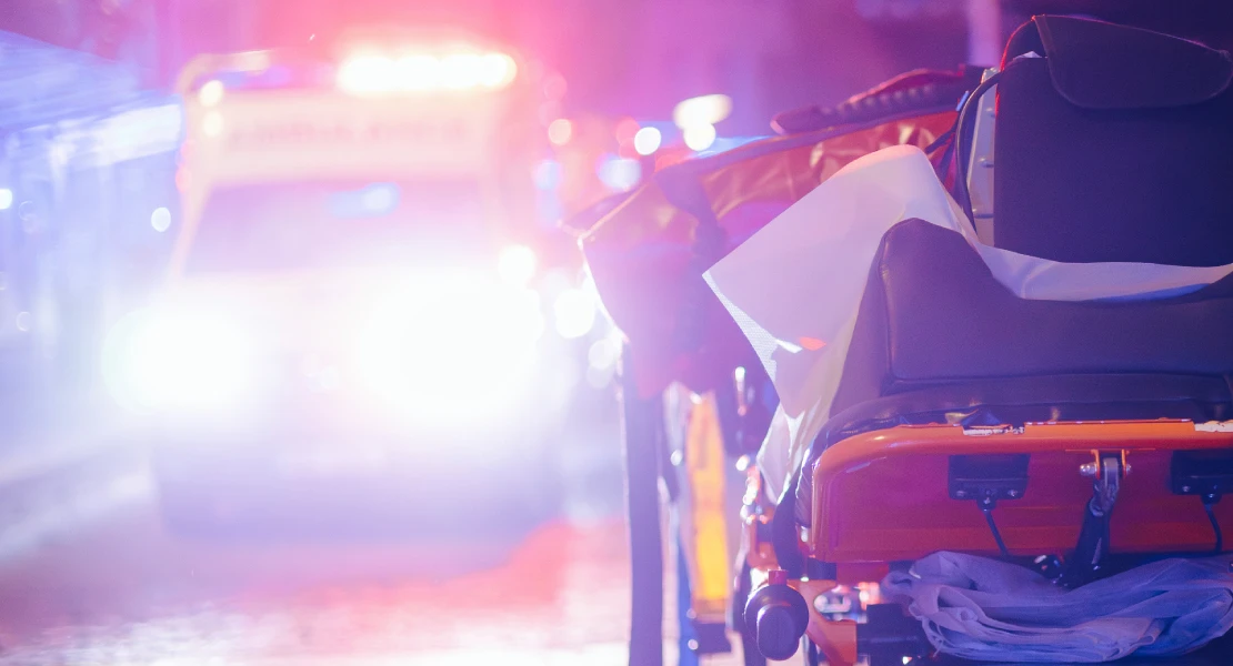 Un motorista de 17 años sufre múltiples lesiones en un accidente en la CC-162