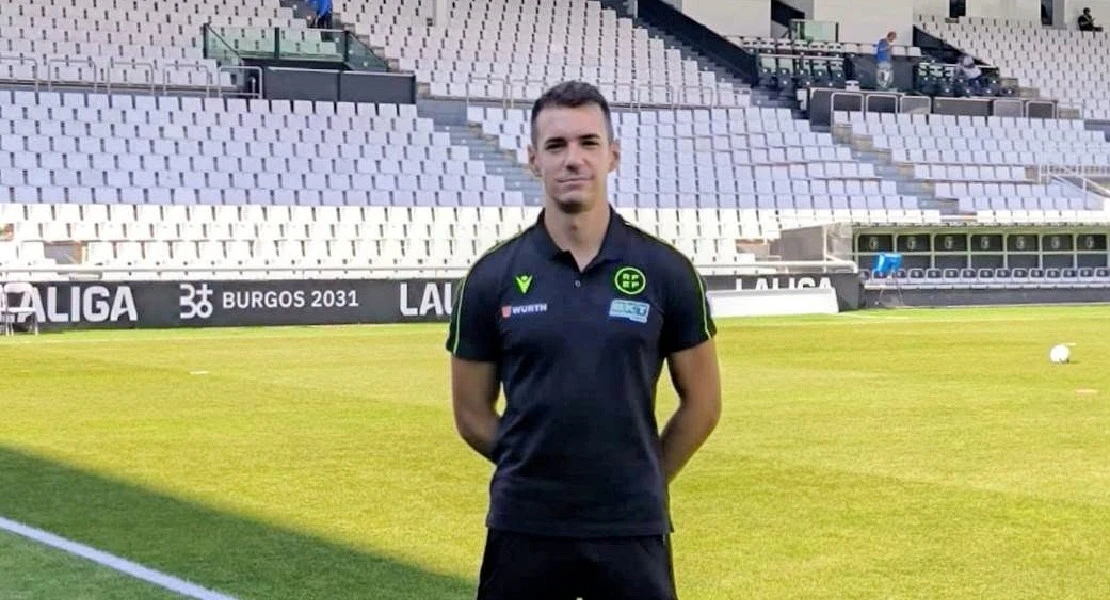 Un árbitro extremeño debuta en Segunda División con un partido trepidante