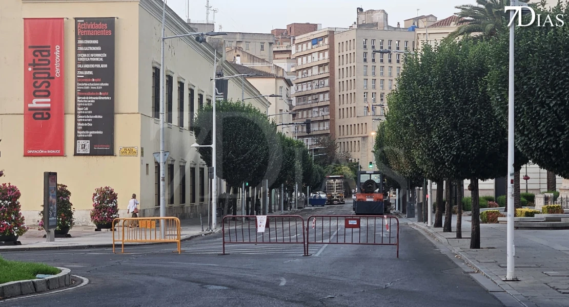 Cortado al tráfico el lateral del López de Ayala por obras