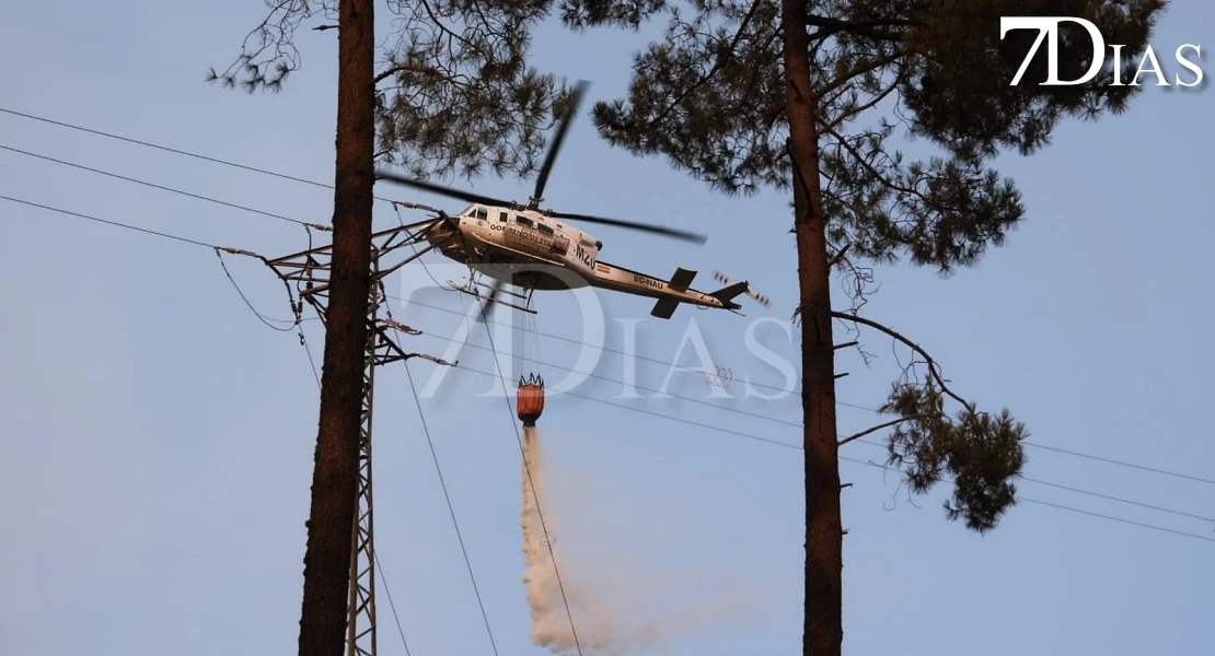 Imágenes del peligroso incendio de Pinofranqueado la tarde del miércoles