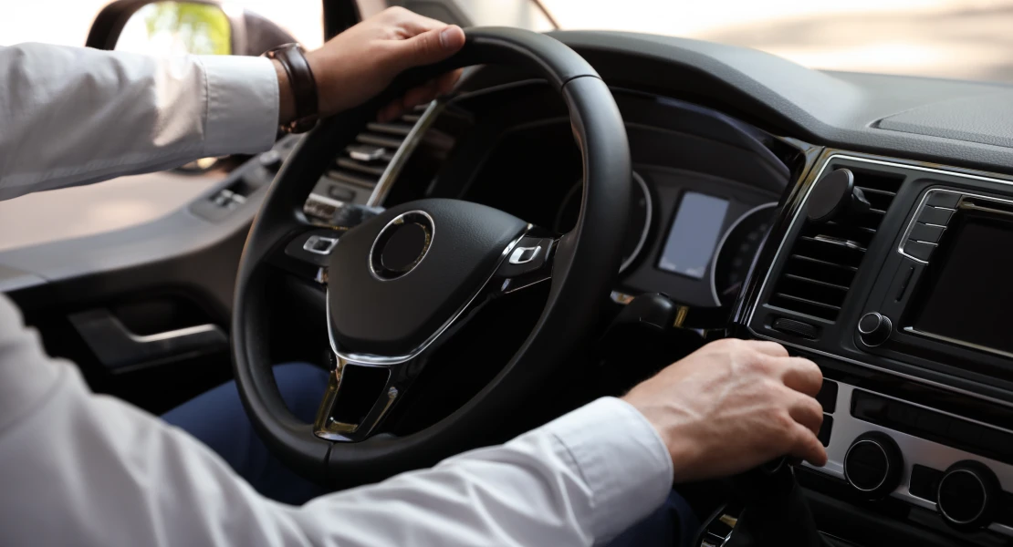 Una nueva norma permitirá pasar del coche automático al manual sin repetir el examen práctico