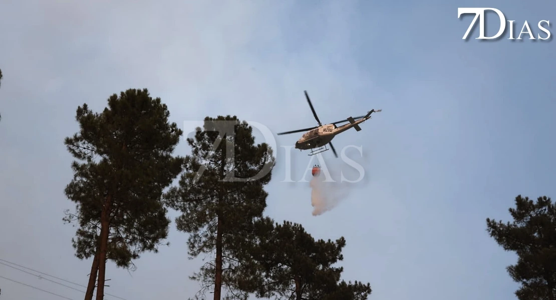 Imágenes del peligroso incendio de Pinofranqueado la tarde del miércoles