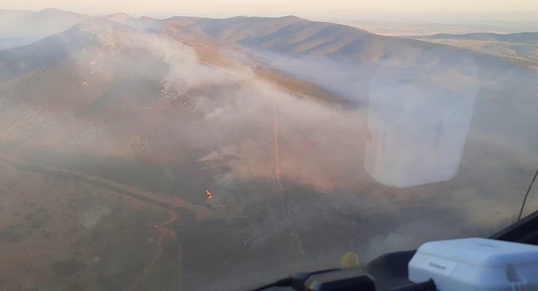 El incendio de Casas de Millán se encuentra estabilizado y sin riesgos