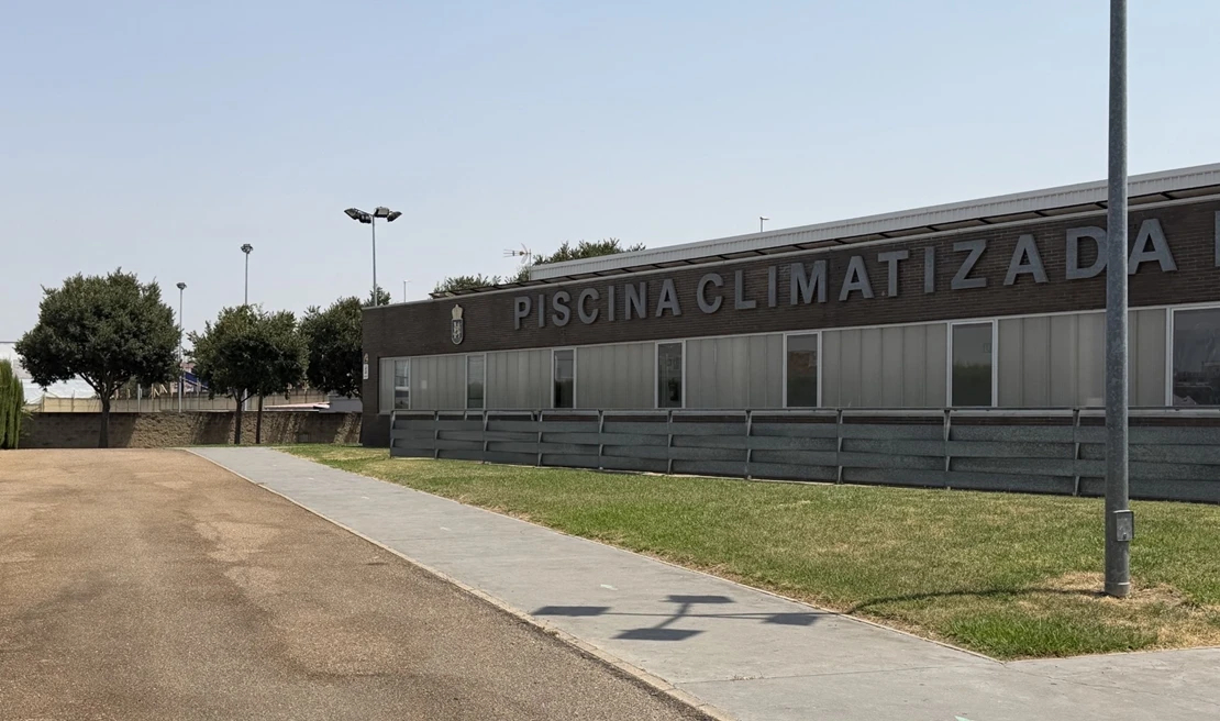 El PSOE considera "irresponsable prolongar hasta septiembre el cierre de la piscina de San Roque"