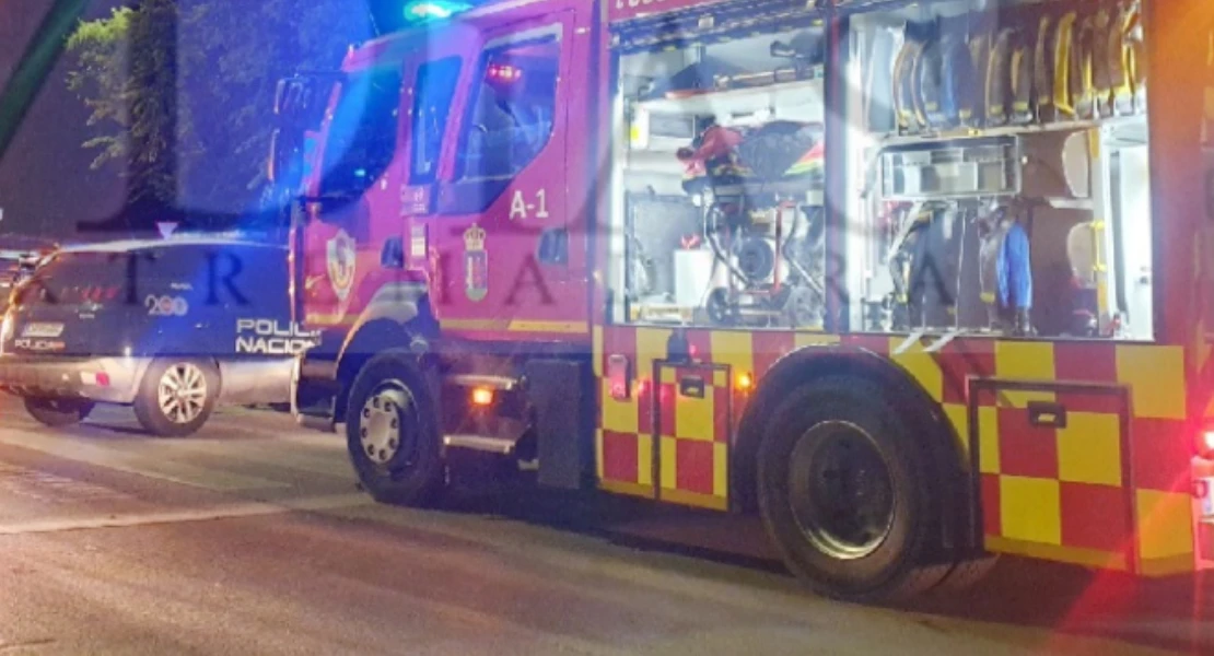 Incendio de madrugada en el Colegio Guadiana de Badajoz