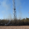 Un grave incendio obliga a cortar una carretera en Badajoz