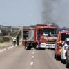 Arde un vehículo que viajaba en dirección a Alburquerque y provoca retenciones en la EX-110