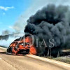 Arde un vehículo que viajaba en dirección a Alburquerque y provoca retenciones en la EX-110